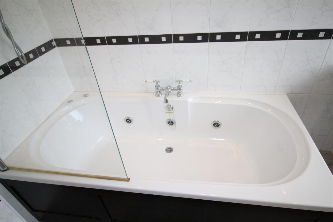 Whitley Bay - Sleeps 6 - Refurbished Throughout - Fast Wifi - Dogs Welcome Dış mekan fotoğraf